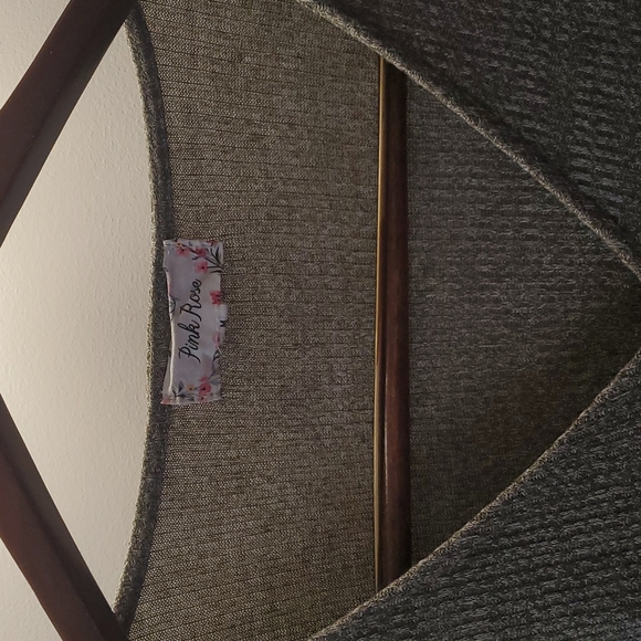 🫒 Pink Rose Olive Top - Picture 5 of 7